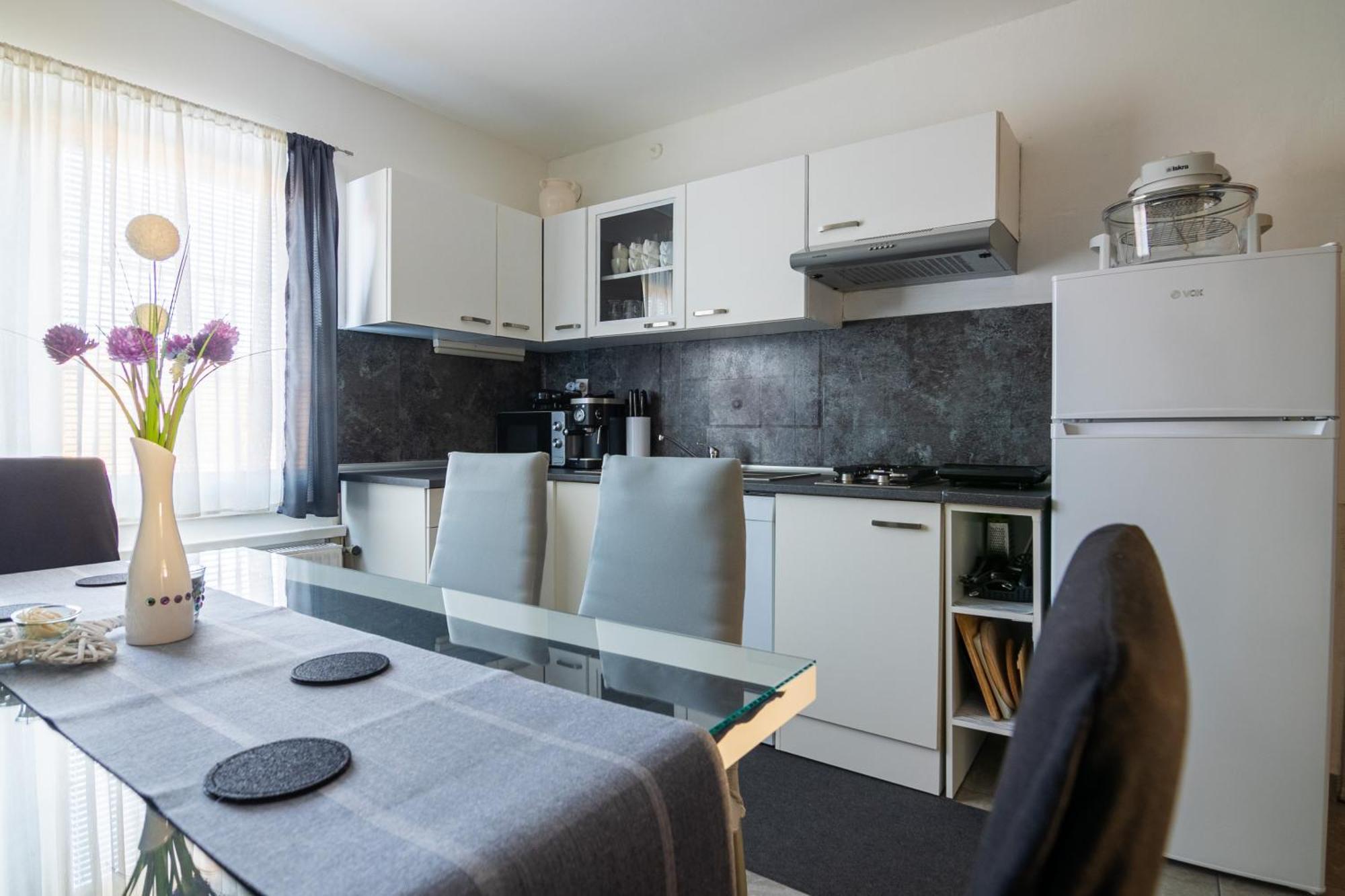 Apartma Ella Lovrenc na Pohorju Exteriör bild